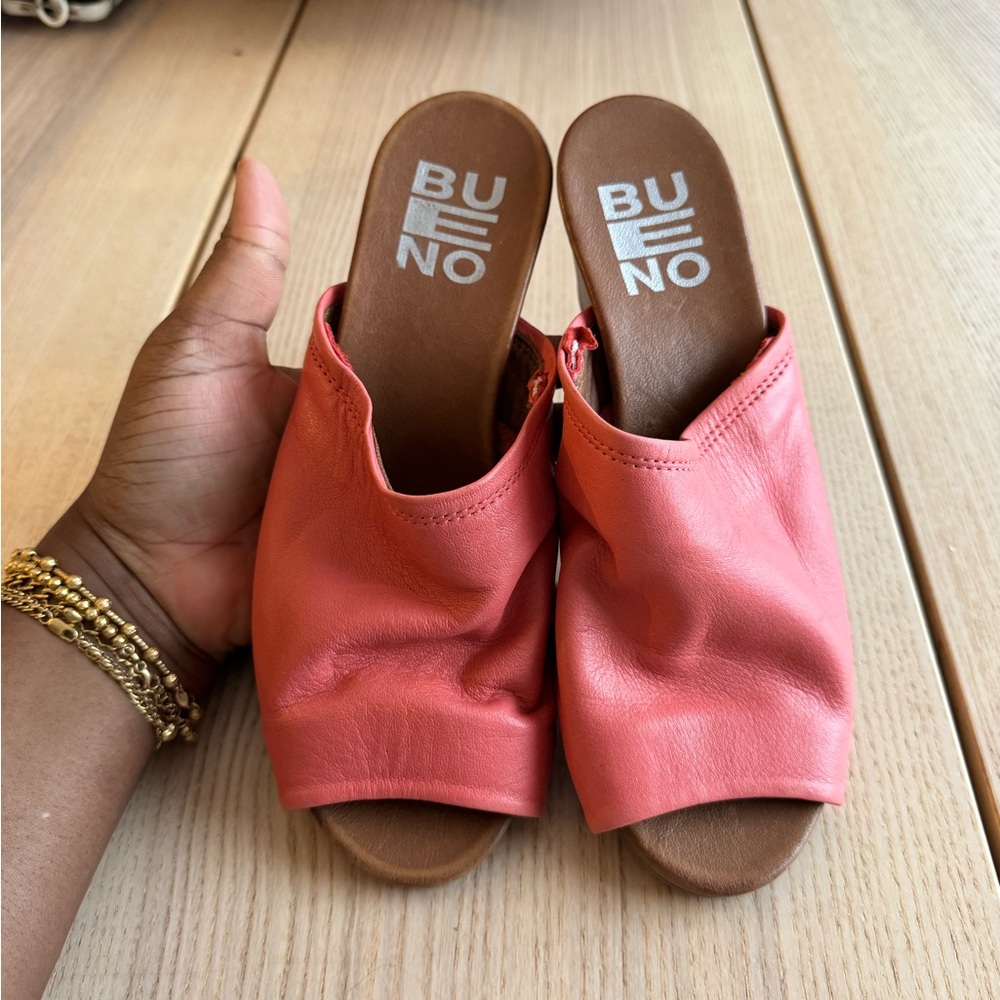 Bueno Women's Pink Leather Mules